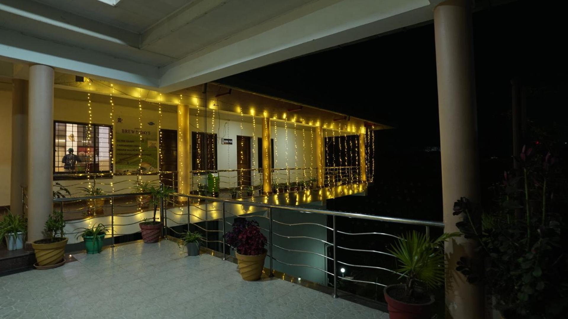 Ac Mist Hotel Munnar Ngoại thất bức ảnh