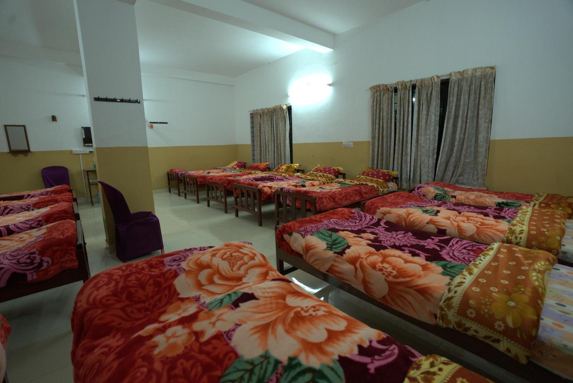 Ac Mist Hotel Munnar Ngoại thất bức ảnh