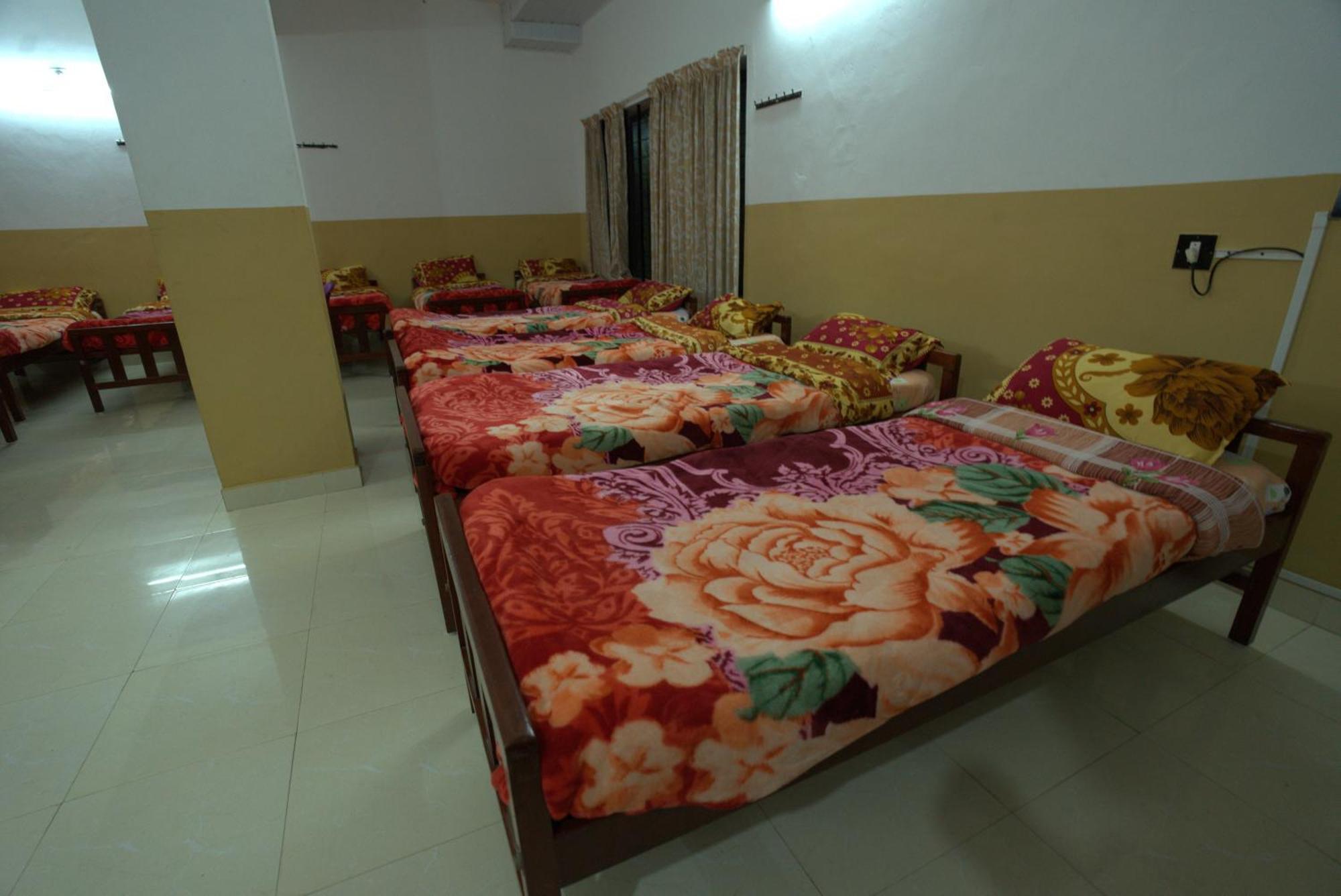 Ac Mist Hotel Munnar Ngoại thất bức ảnh