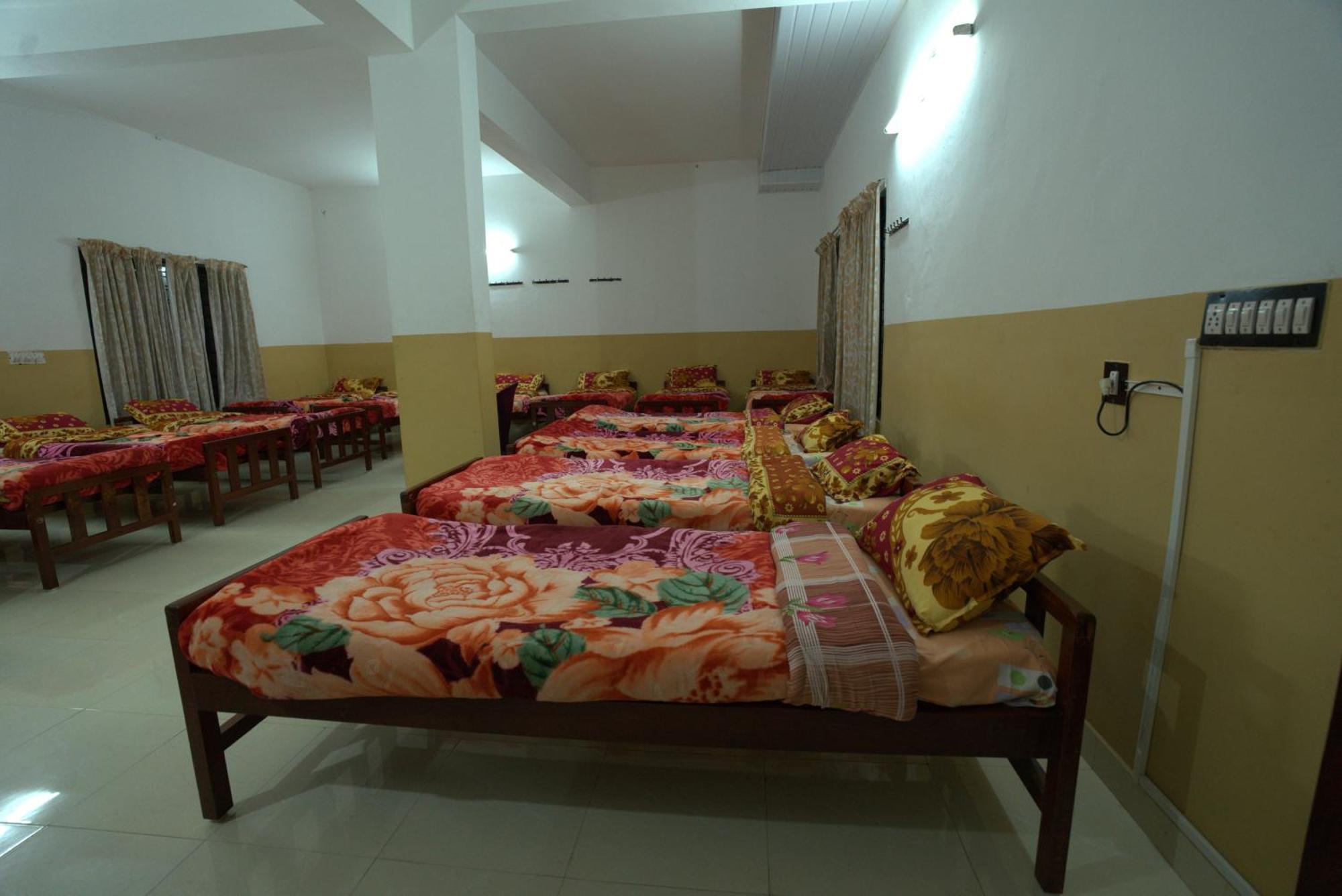 Ac Mist Hotel Munnar Ngoại thất bức ảnh
