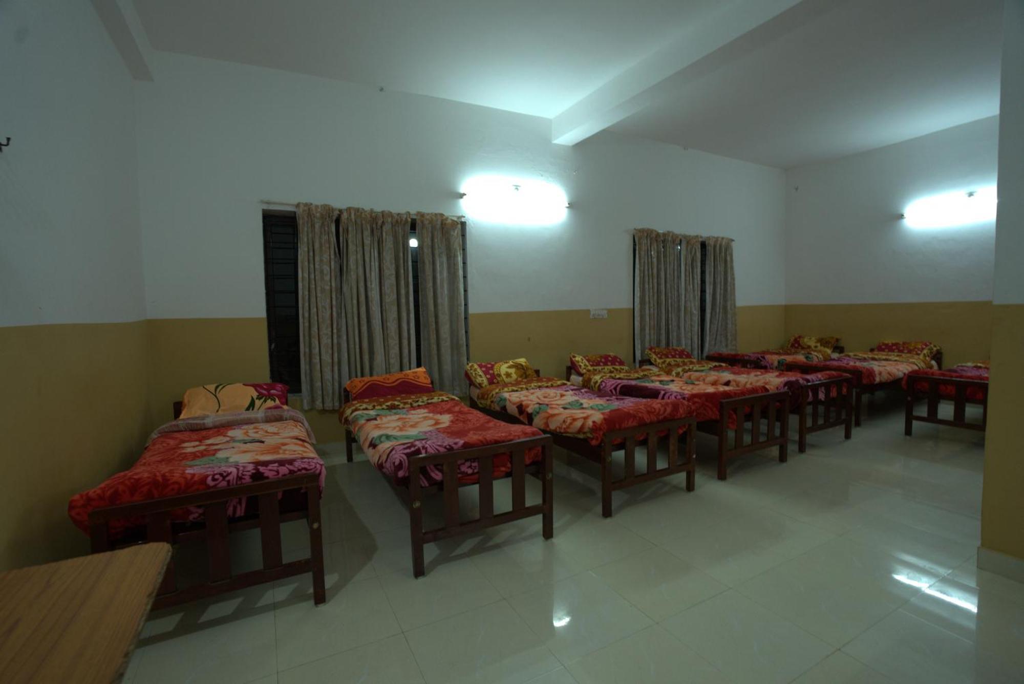 Ac Mist Hotel Munnar Ngoại thất bức ảnh