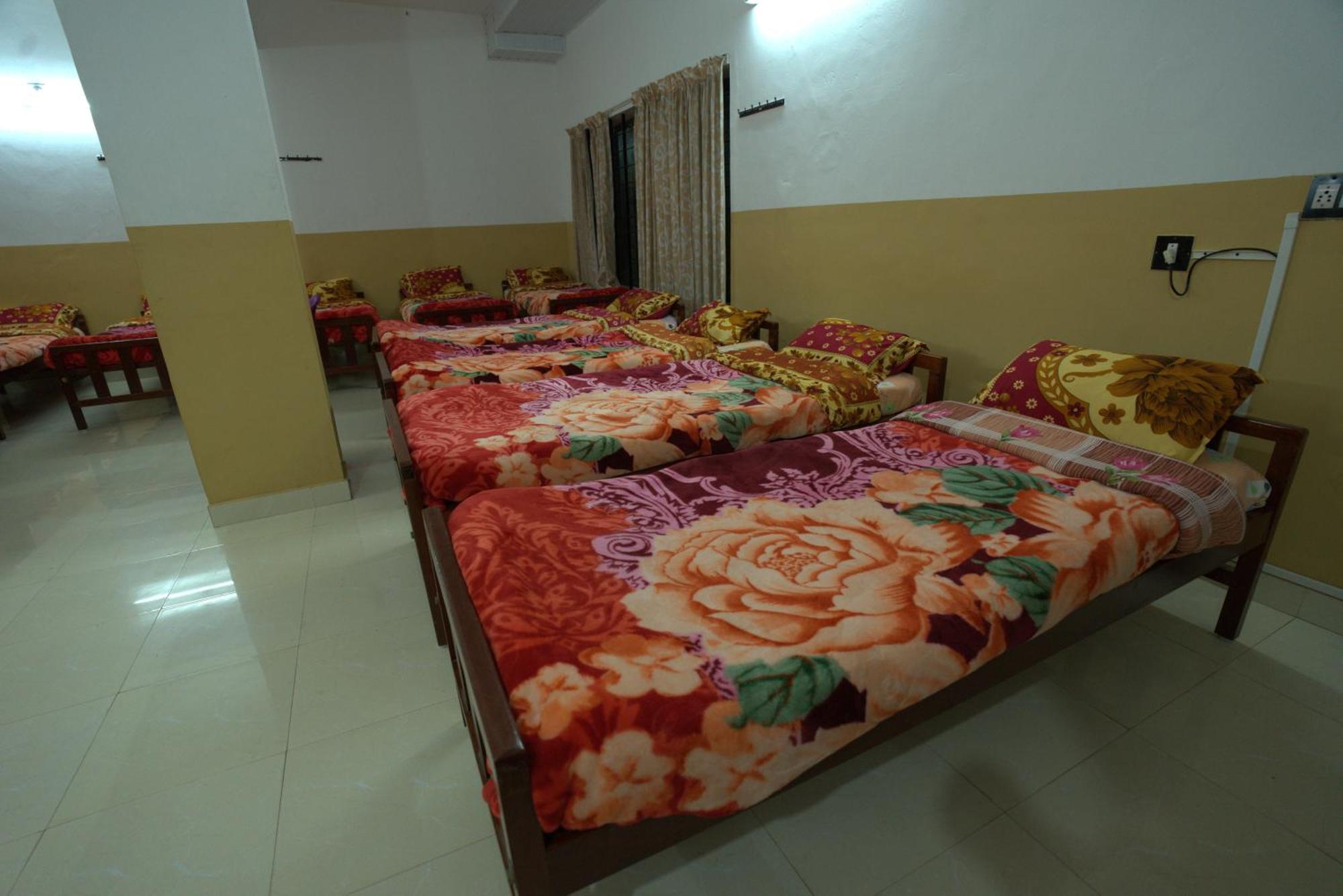 Ac Mist Hotel Munnar Ngoại thất bức ảnh