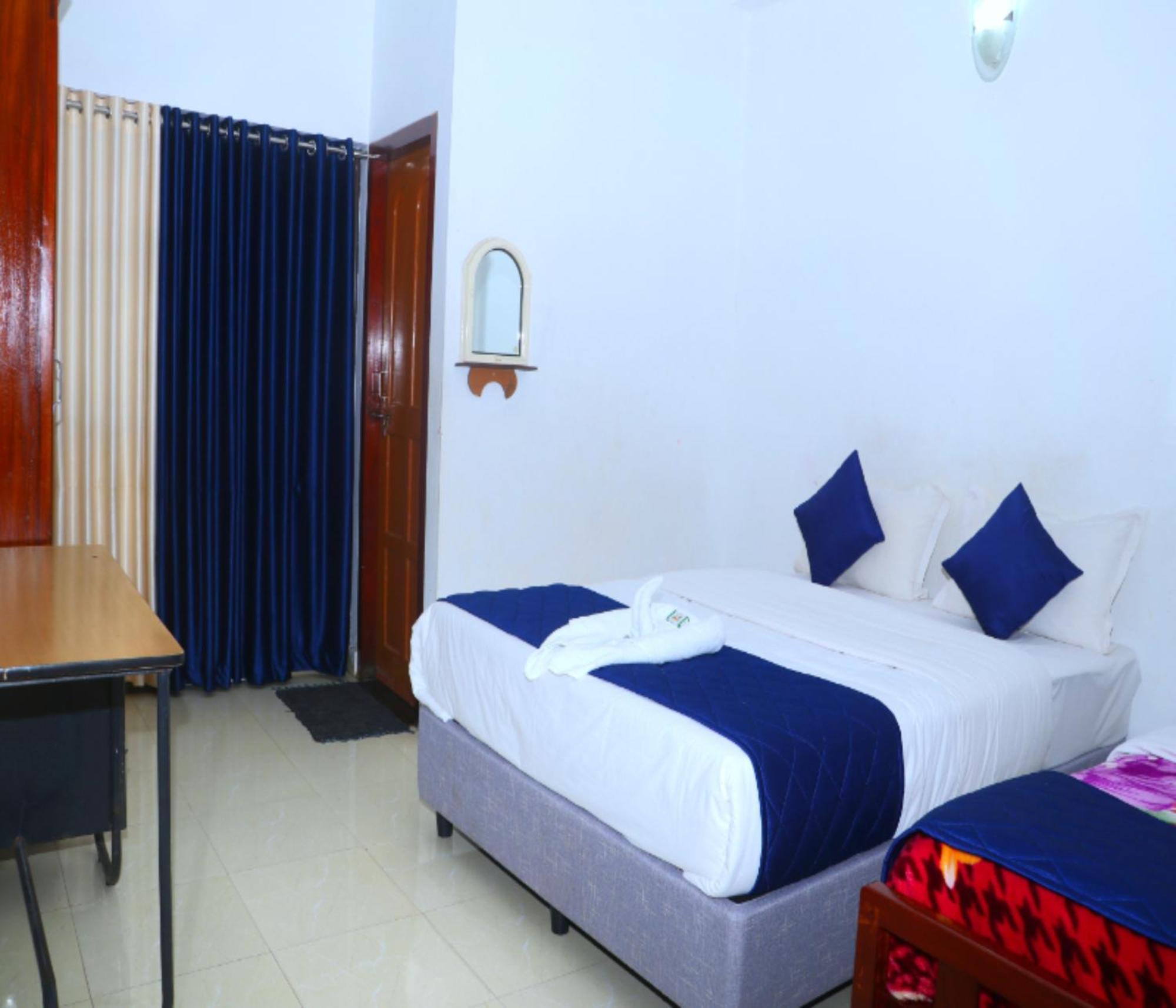Ac Mist Hotel Munnar Ngoại thất bức ảnh