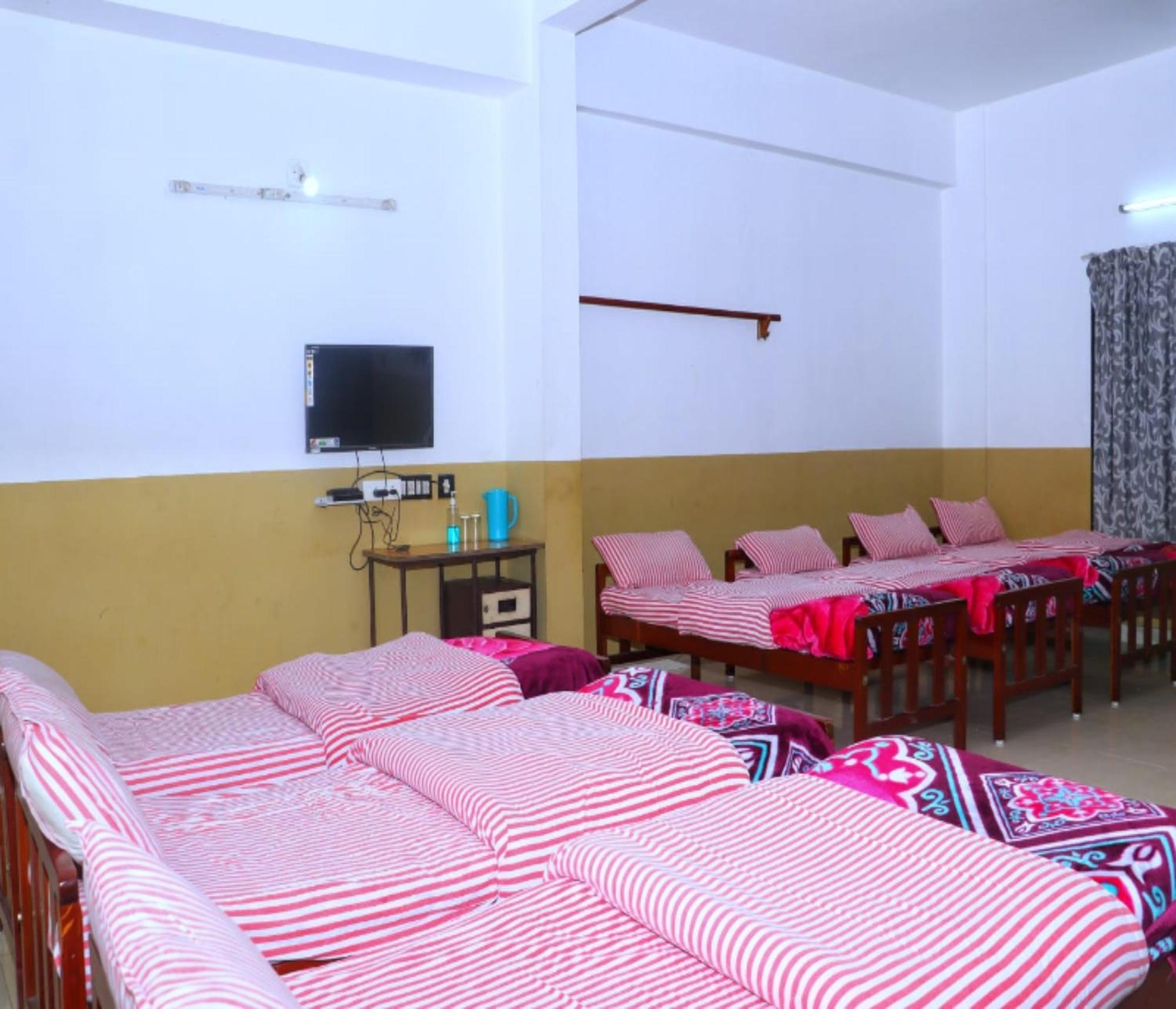 Ac Mist Hotel Munnar Ngoại thất bức ảnh