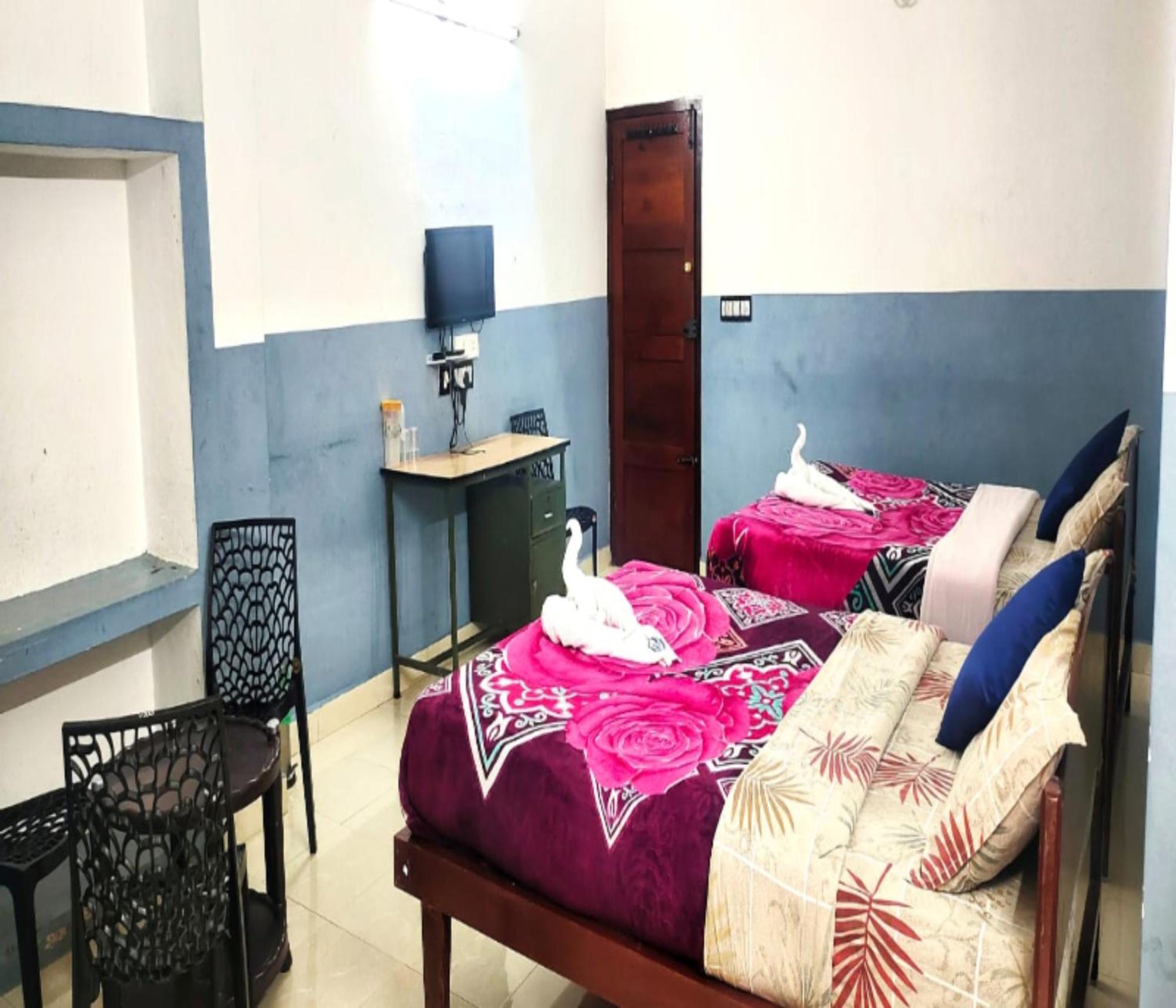 Ac Mist Hotel Munnar Ngoại thất bức ảnh
