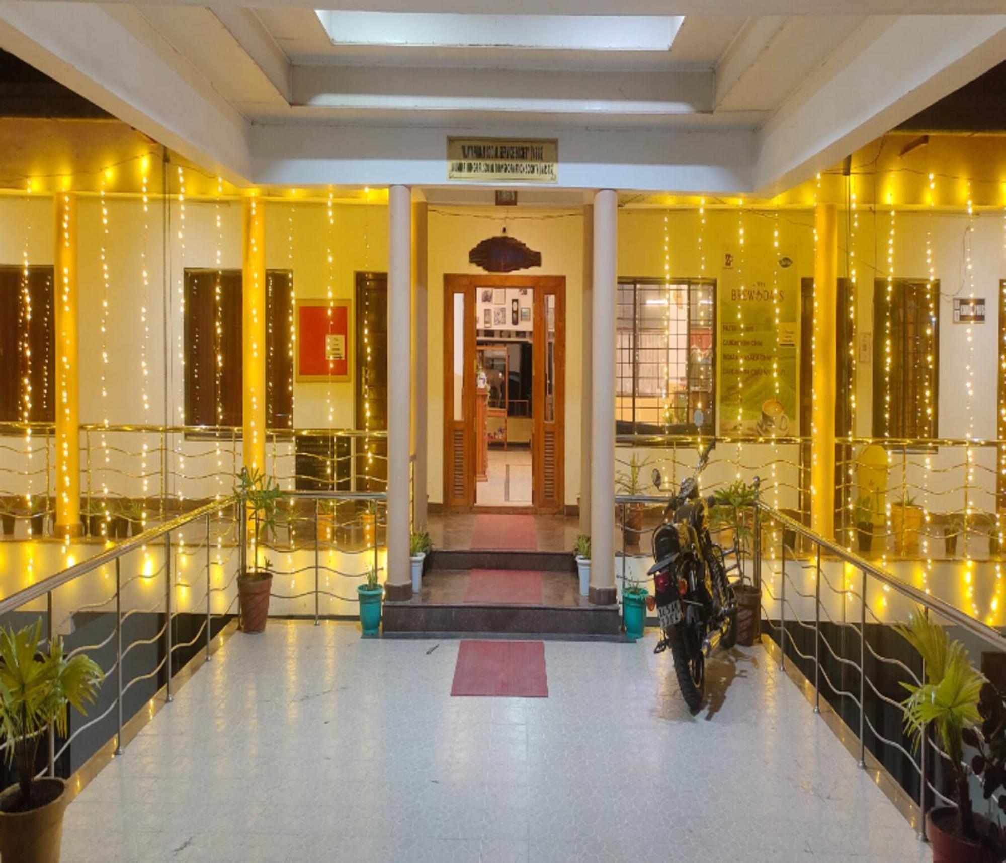Ac Mist Hotel Munnar Ngoại thất bức ảnh